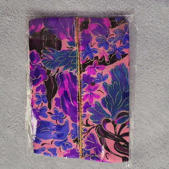 Accessories - NIB Tissue Pack Holder